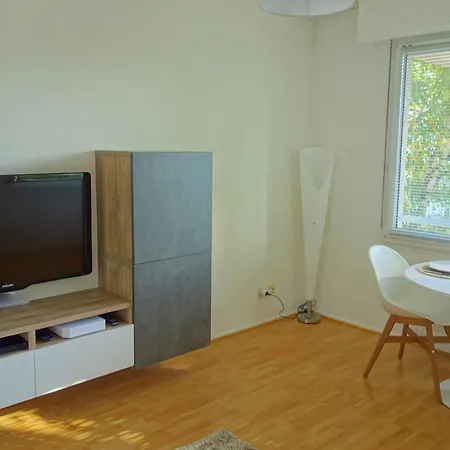 Apartament Arbres & Tennis *